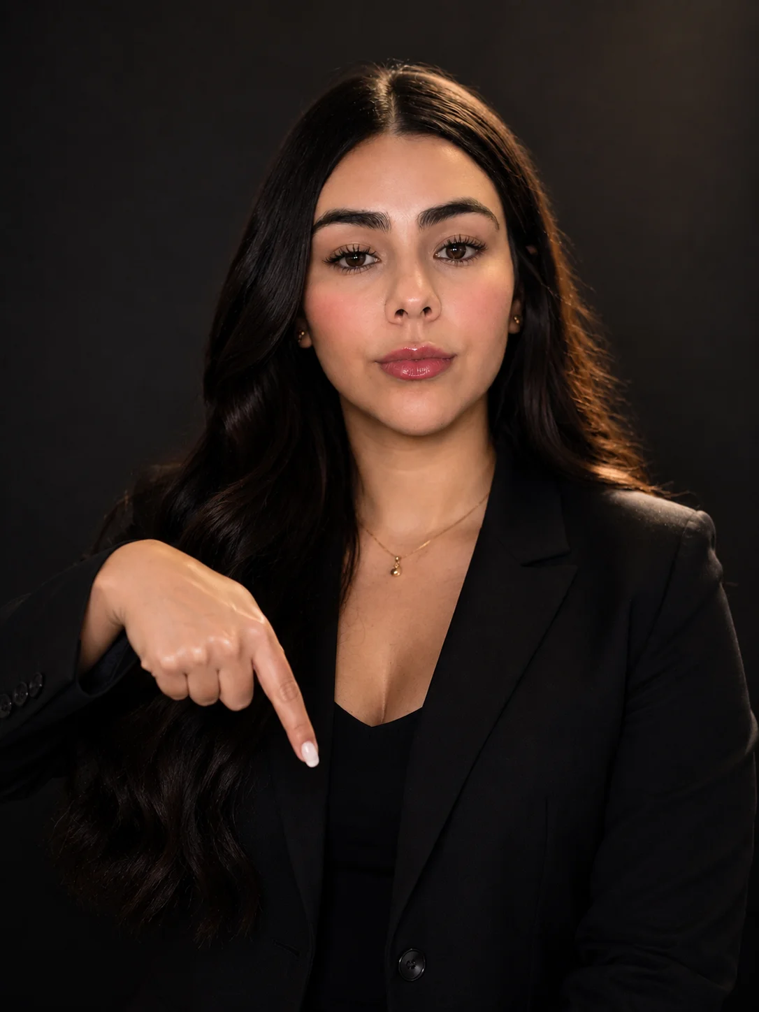 Laura, creadora del pack de proyectos de muebles industriales